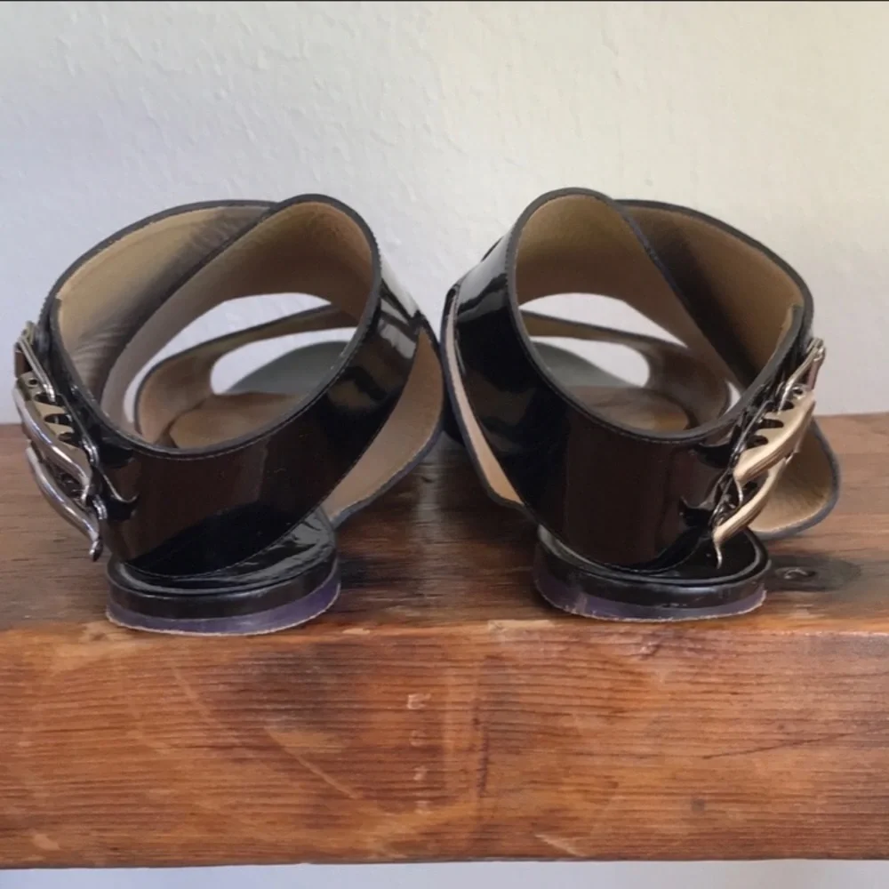 $550. Pretty Chloé‎ patent leather sandals 👡 36.5